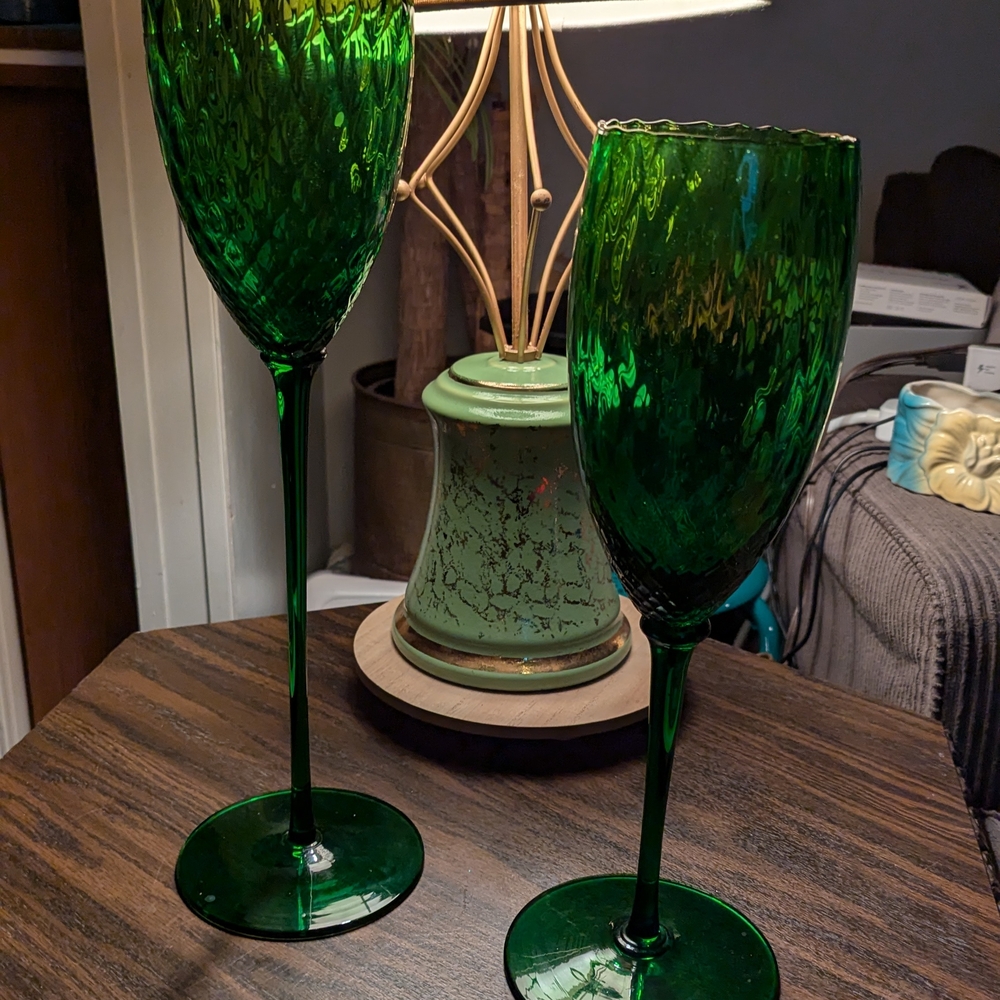 Empoli Italian Diamond Swirl Emerald Green Glass Wine Goblets